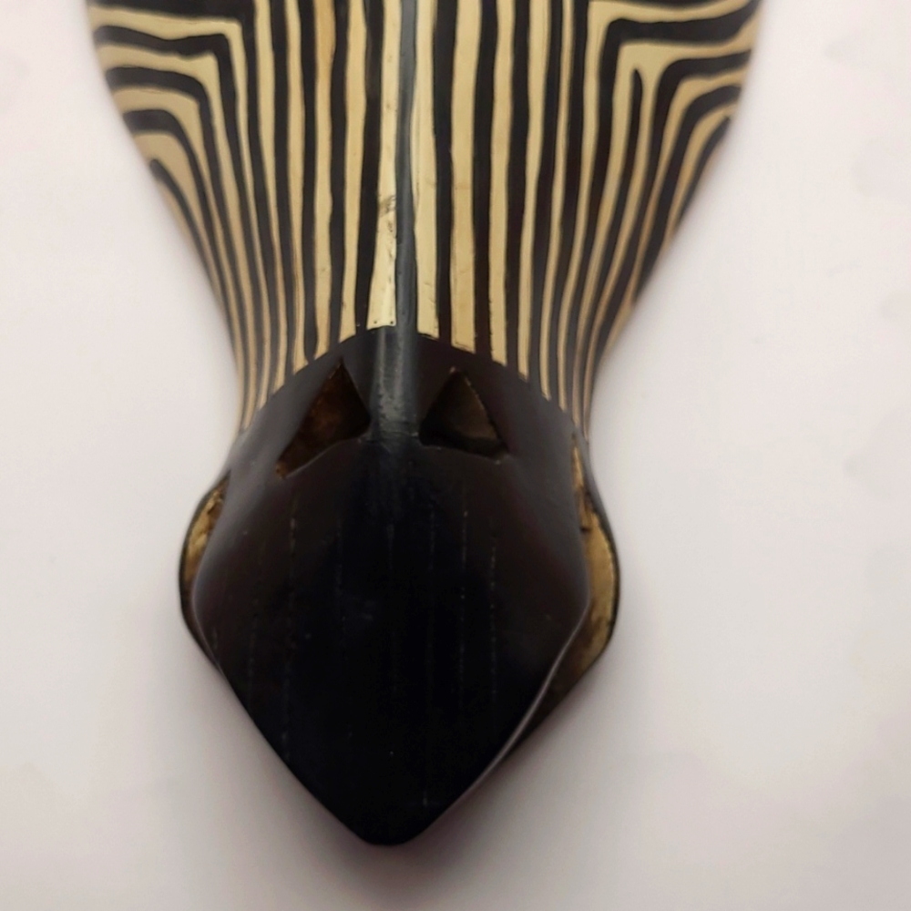 Handpainted Zebra mask wall hanging - Picture 4 of 10